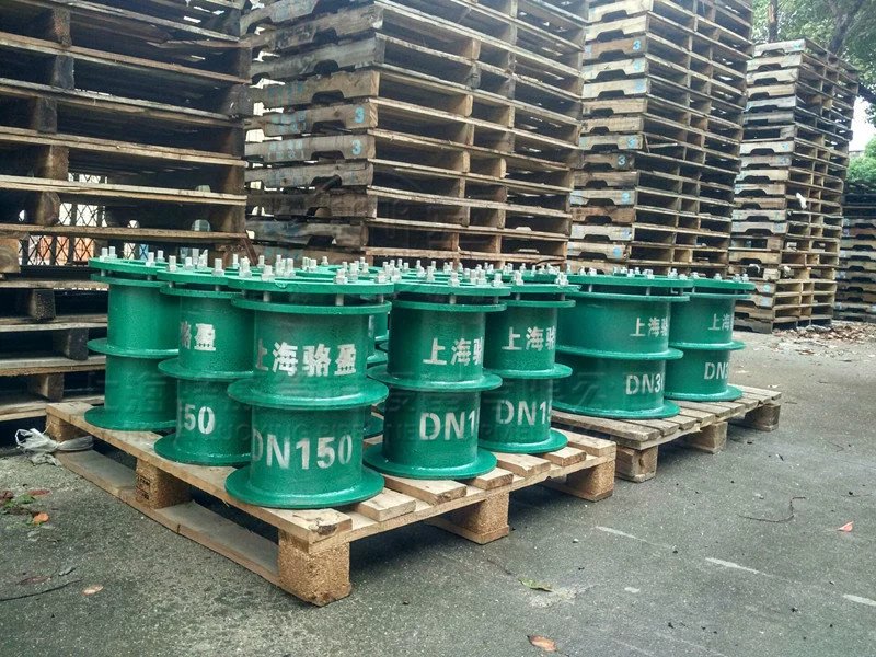 <a href=http://www.m.dnaa.cn target=_blank class=infotextkey>柔性防水套管</a>防水層被破壞的原因